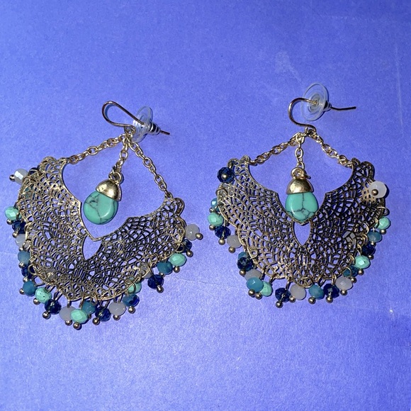 Bundle of 9 Pairs of Assorted Pierced Earrings - Picture 10 of 10